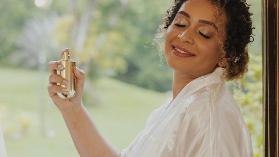 10 Expert-Backed Hacks to Make Your Perfume Last All Day- Even in 40°C Heat ! 6 Make Your Perfume Last All Day